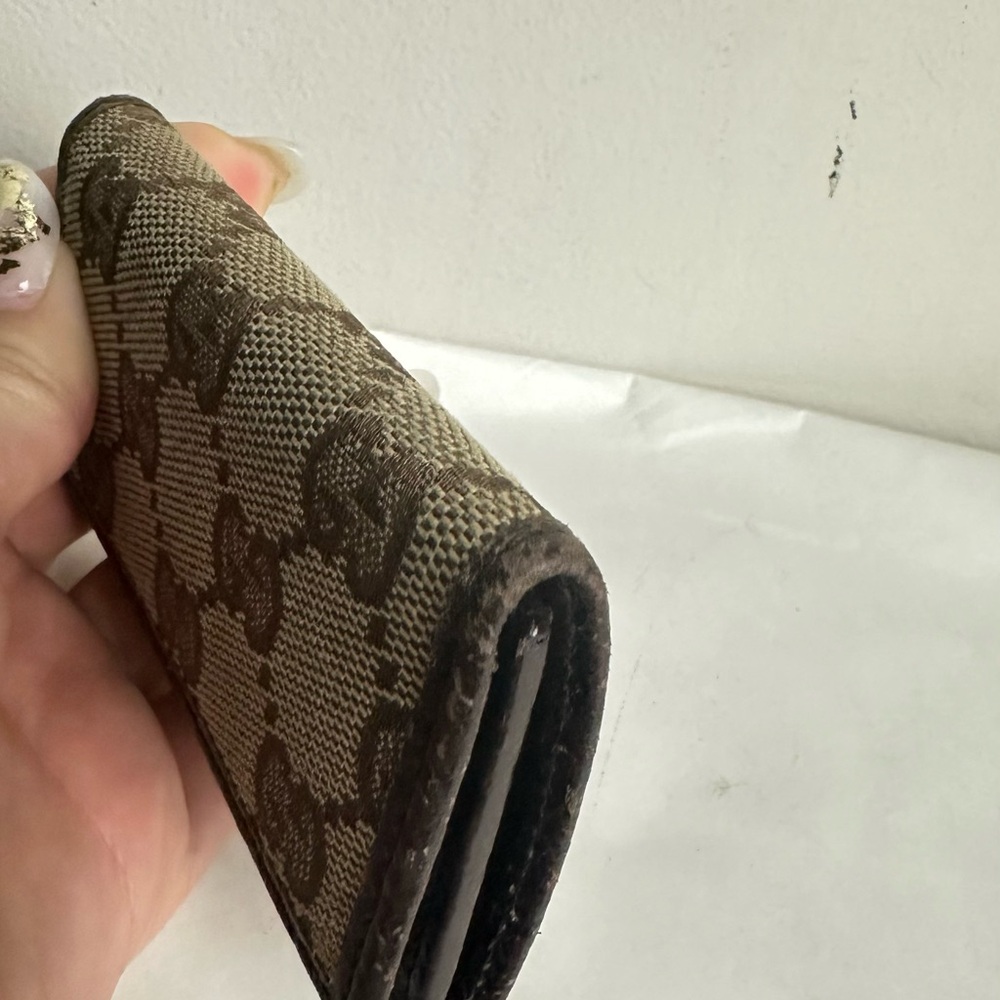Gucci Brown Key Card Holder with Monogram Design - Picture 4 of 8